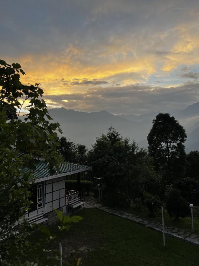 The Nettle And Fern Farmstay Pelling Exterior foto