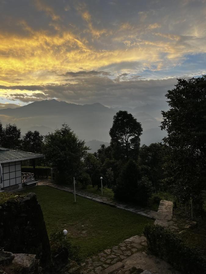 The Nettle And Fern Farmstay Pelling Exterior foto
